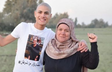 موقع يافا اليوم  - مصري مصاب بالسرطان لوالدته: 