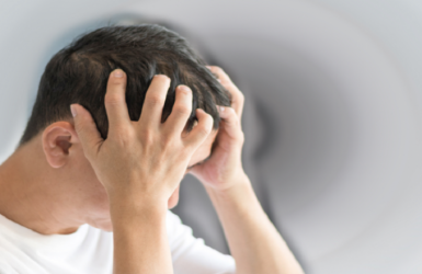 موقع يافا اليوم  - ما هو الصداع العنقودي وكم مرة يحدث؟