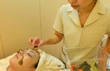 موقع يافا اليوم  - بالصور: الحلازين .. لعلاج بشرة الوجه