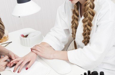 موقع يافا اليوم  - عزيزتي حواء: استعدي لأظافر مزخرفة في الخريف